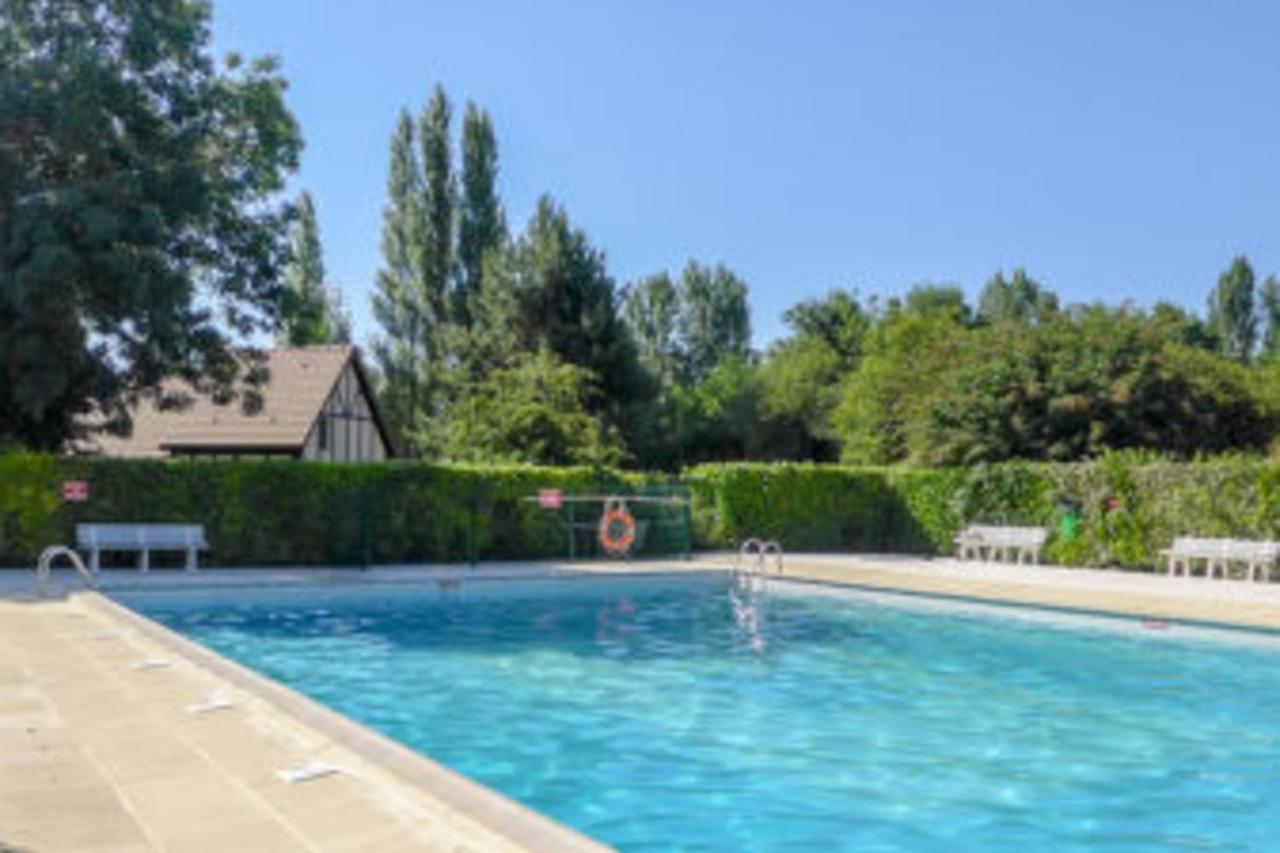 Nice House In A Residence With Swimming Pool Cabourg Εξωτερικό φωτογραφία